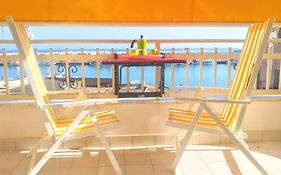 Casa Sunrise - Lovely Sea Front Apartment